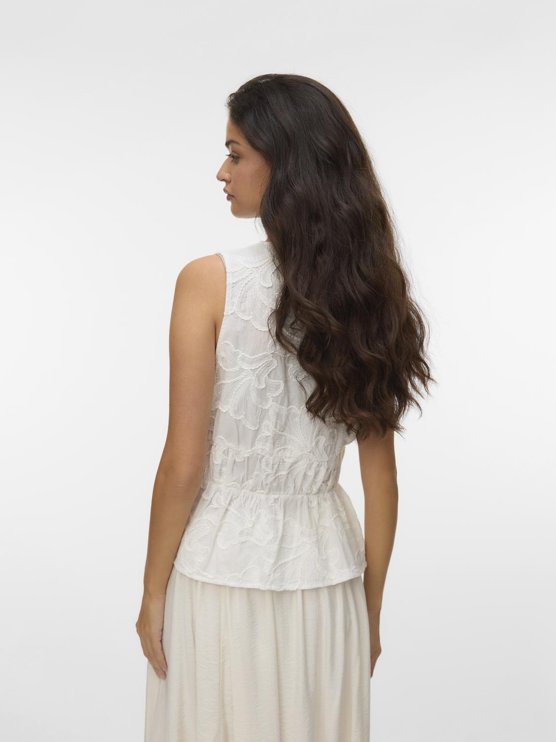 model_shot-back