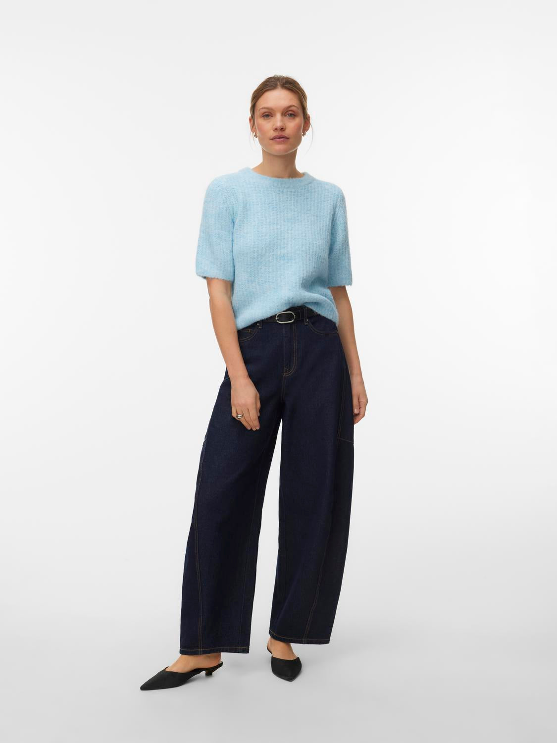 model_shot-front