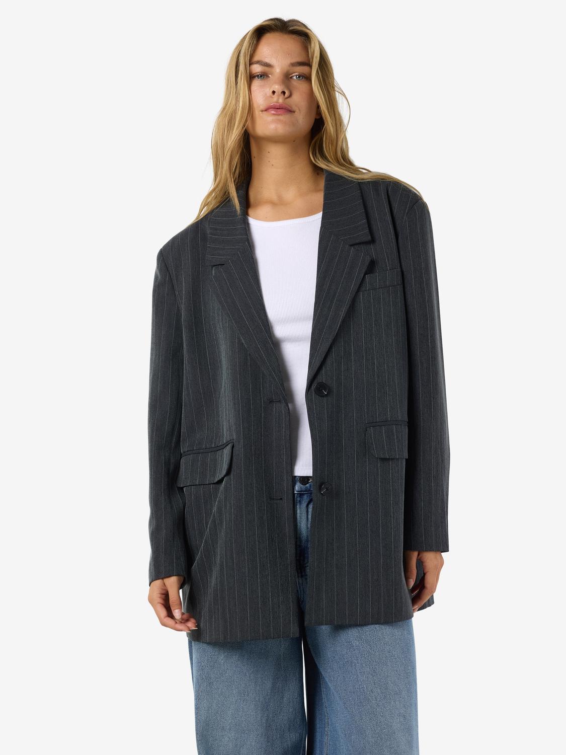 model_shot-front