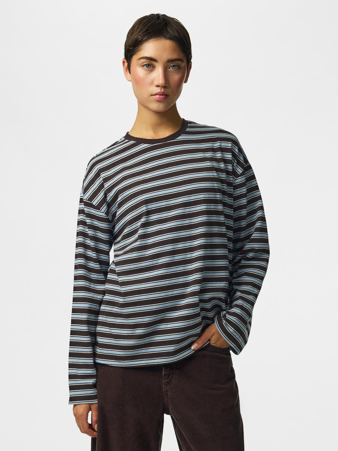 model_shot-front