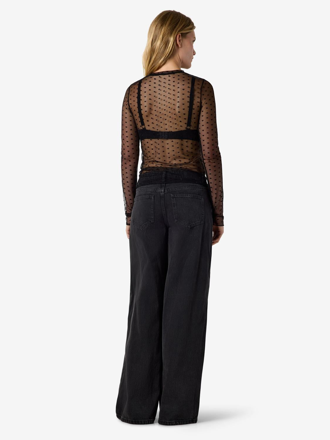 model_shot-front_full