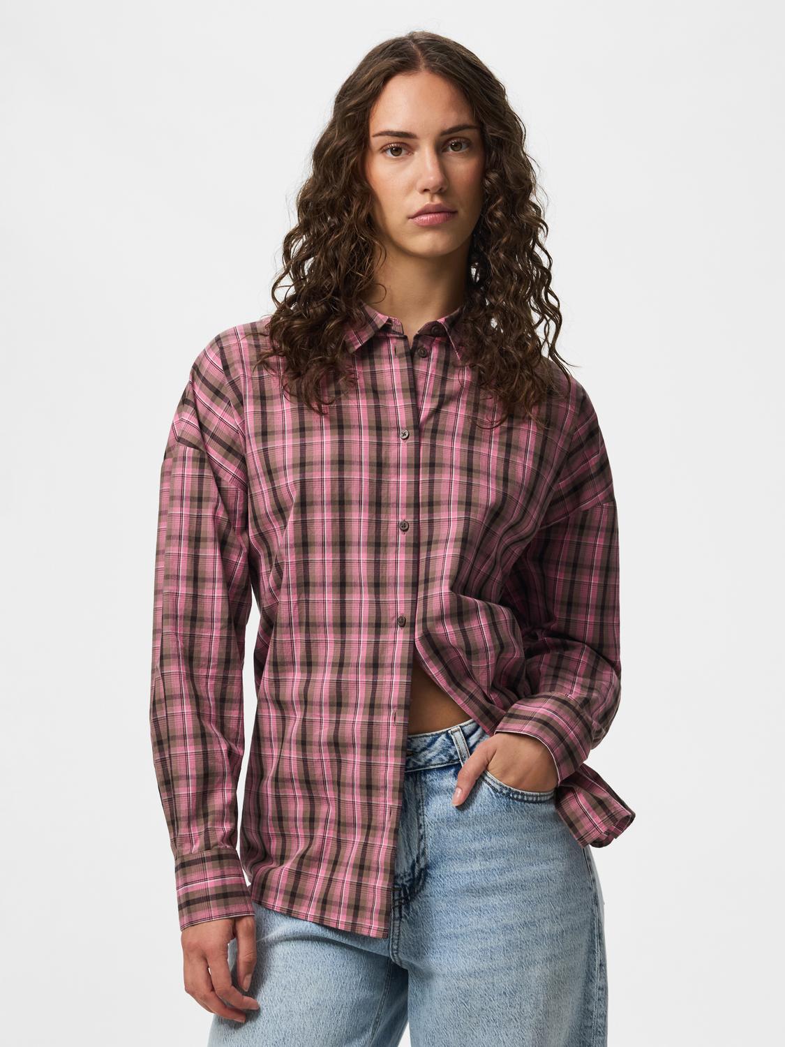 model_shot-front