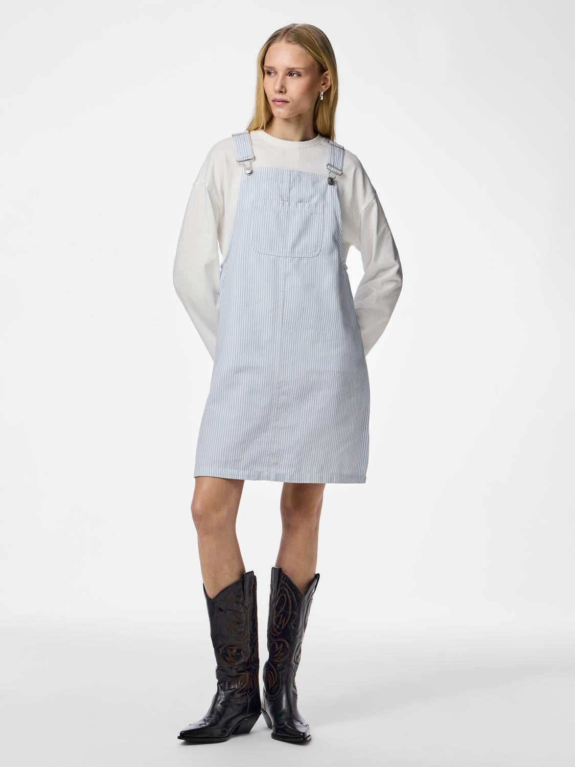 model_shot-front_full