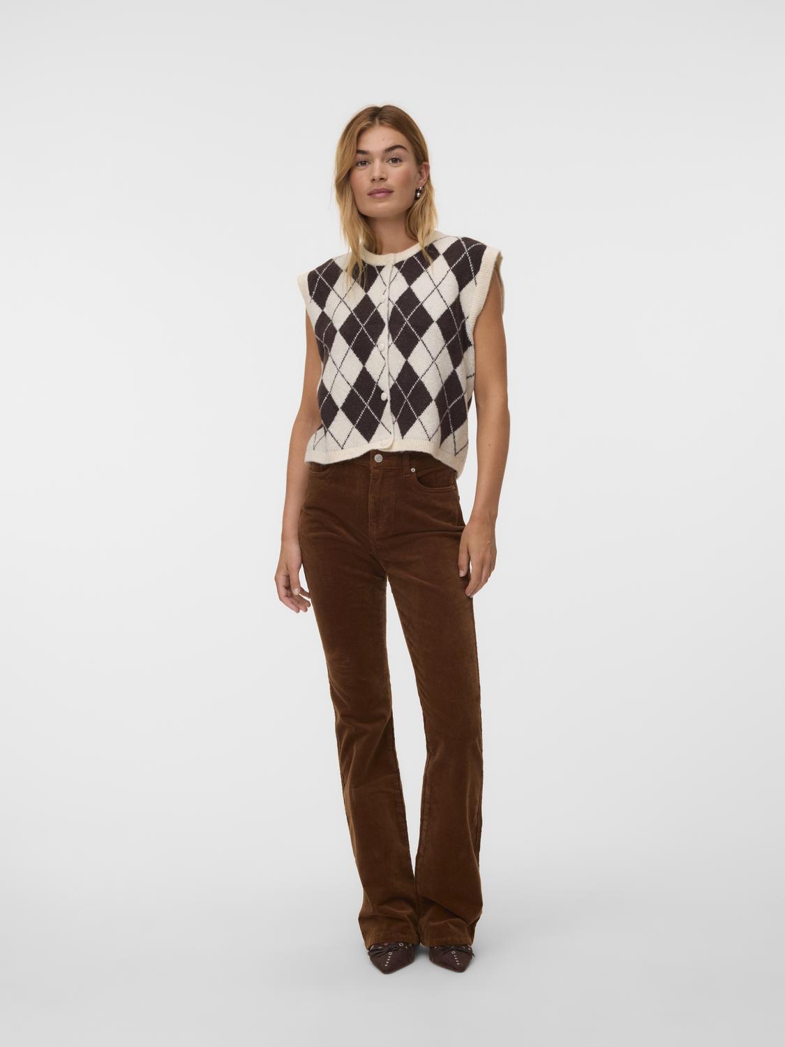 model_shot-front