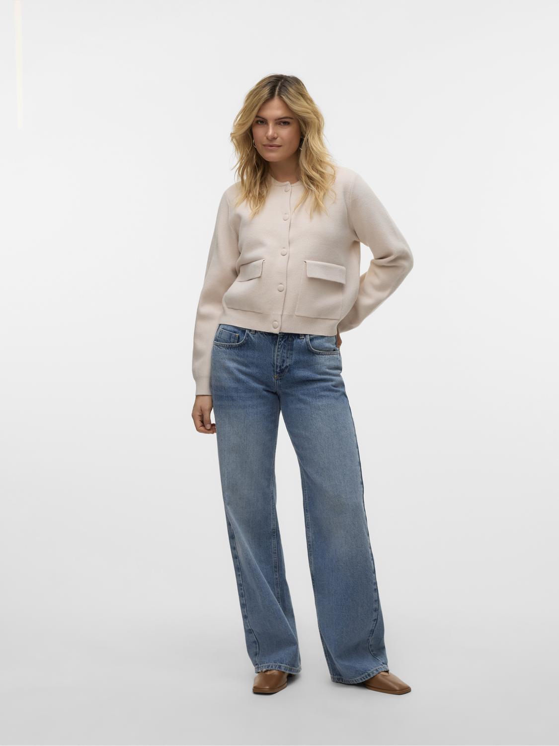 model_shot-front_full