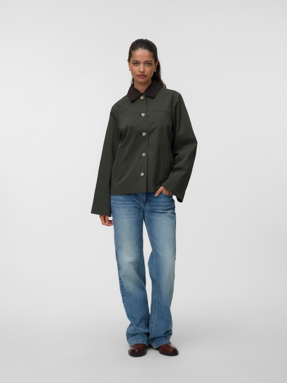 model_shot-front