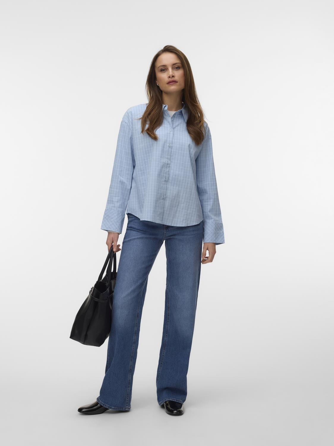 model_shot-front