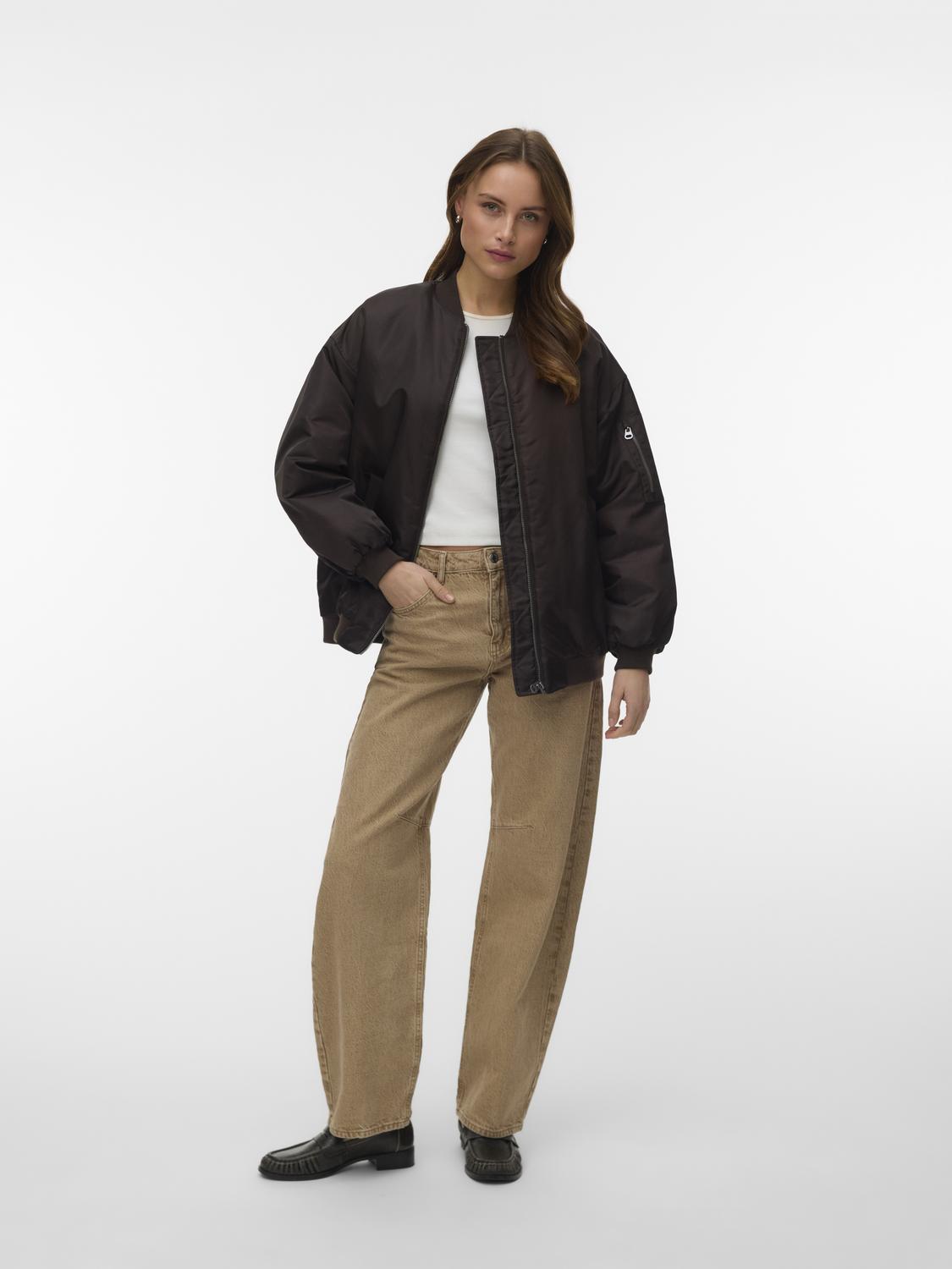 model_shot-front