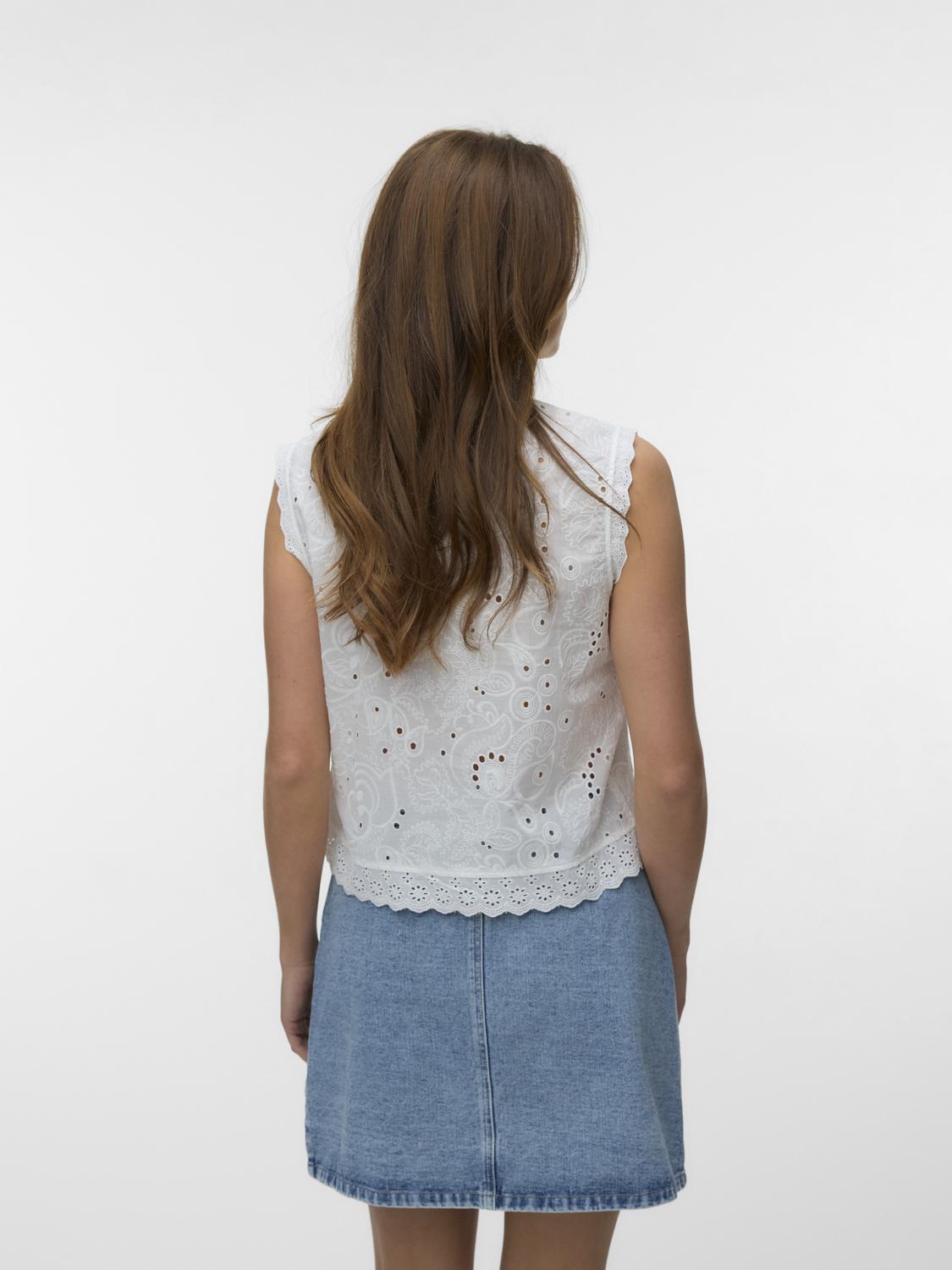 model_shot-back