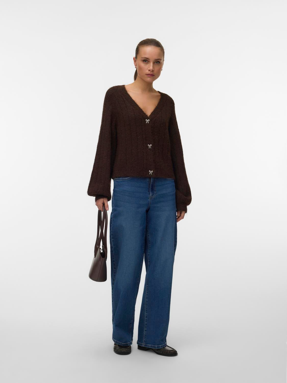 model_shot-front