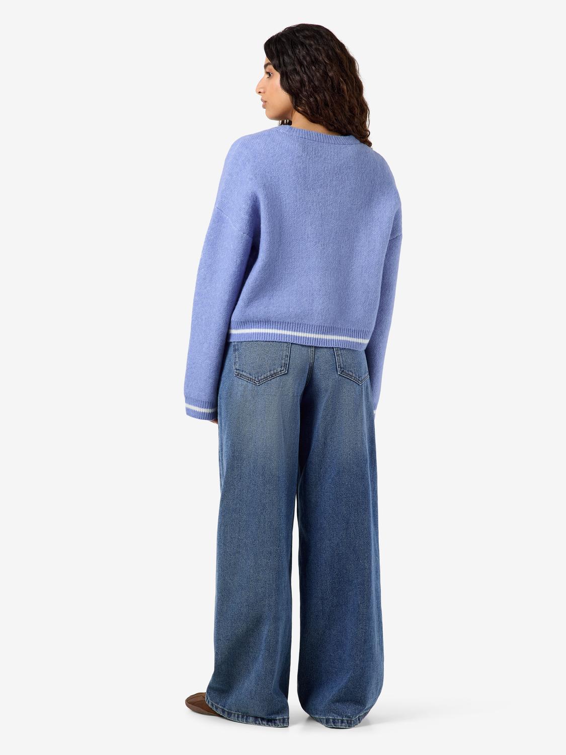model_shot-front_full