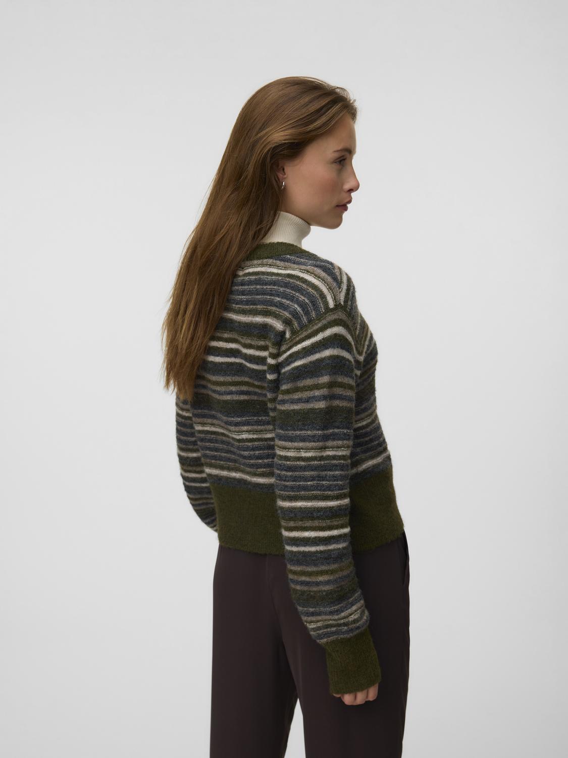 model_shot-back