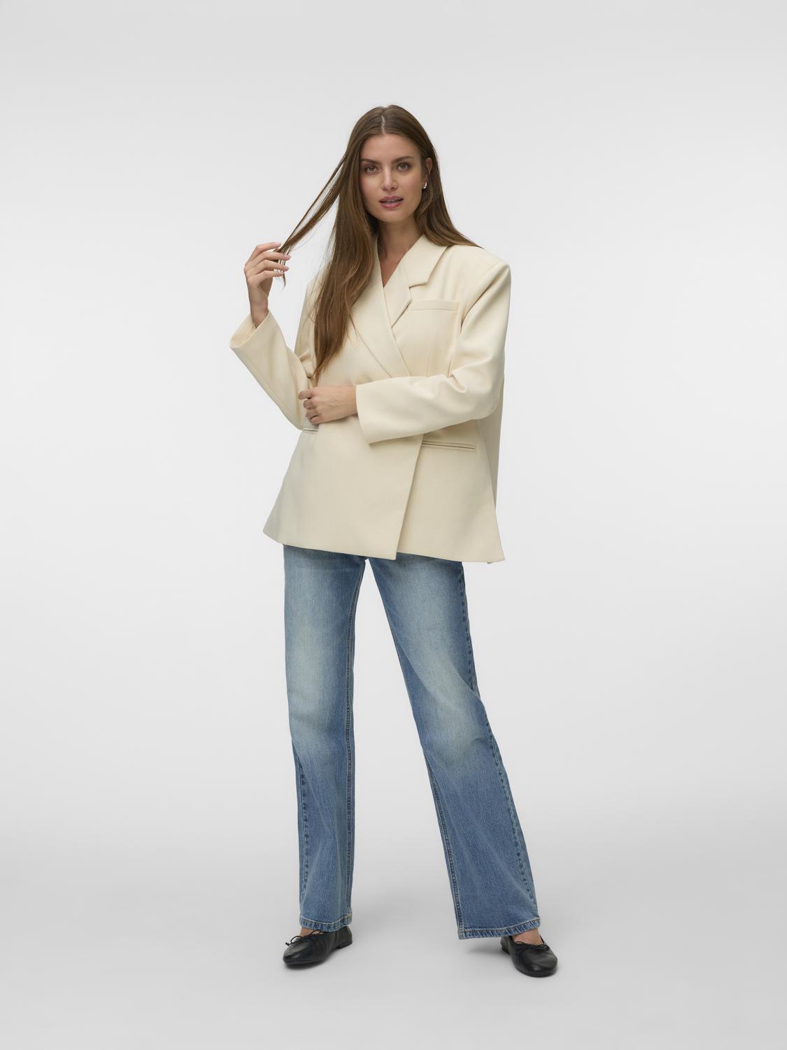 model_shot-front