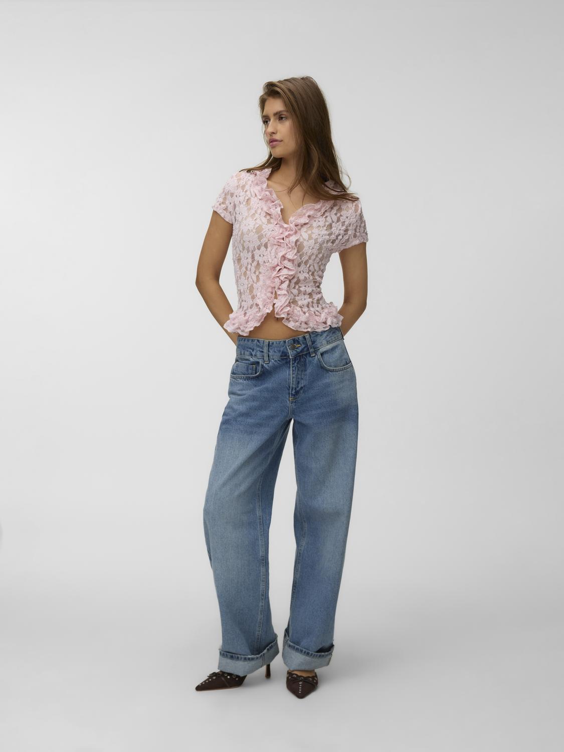 model_shot-front