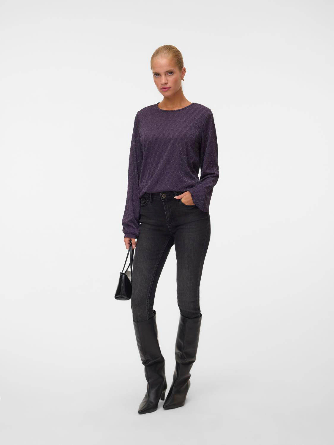 model_shot-front