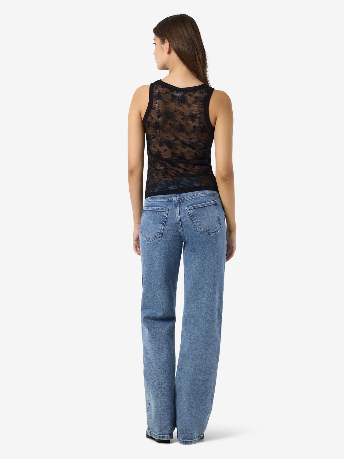 model_shot-front_full