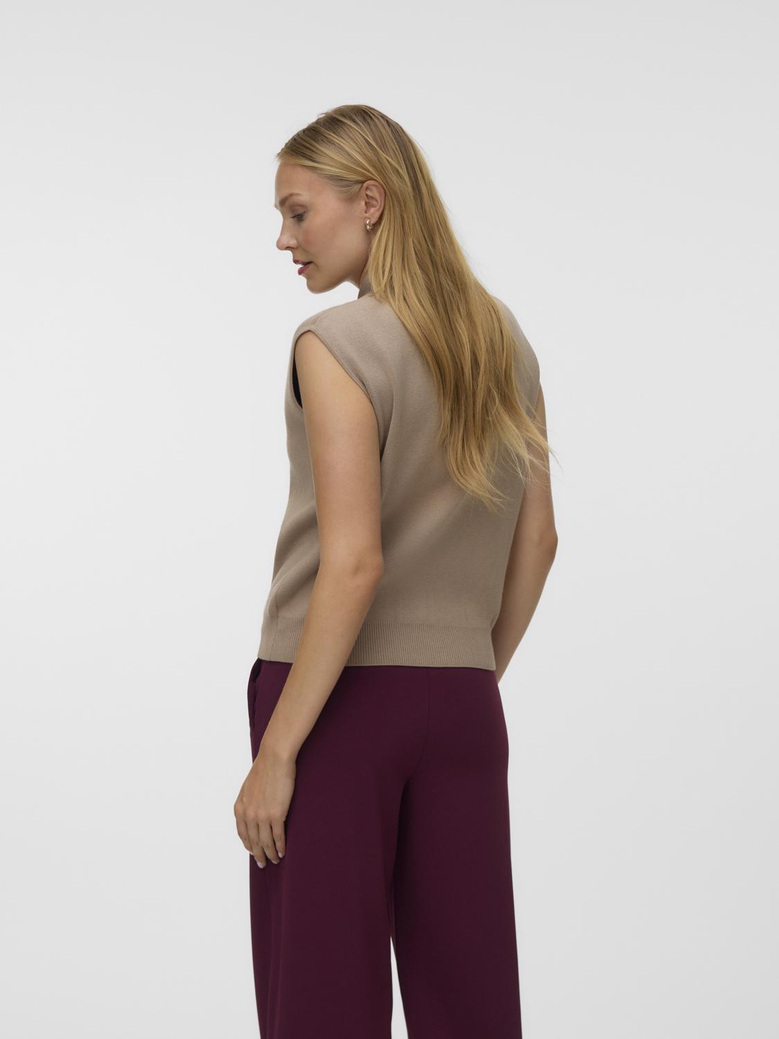 model_shot-back