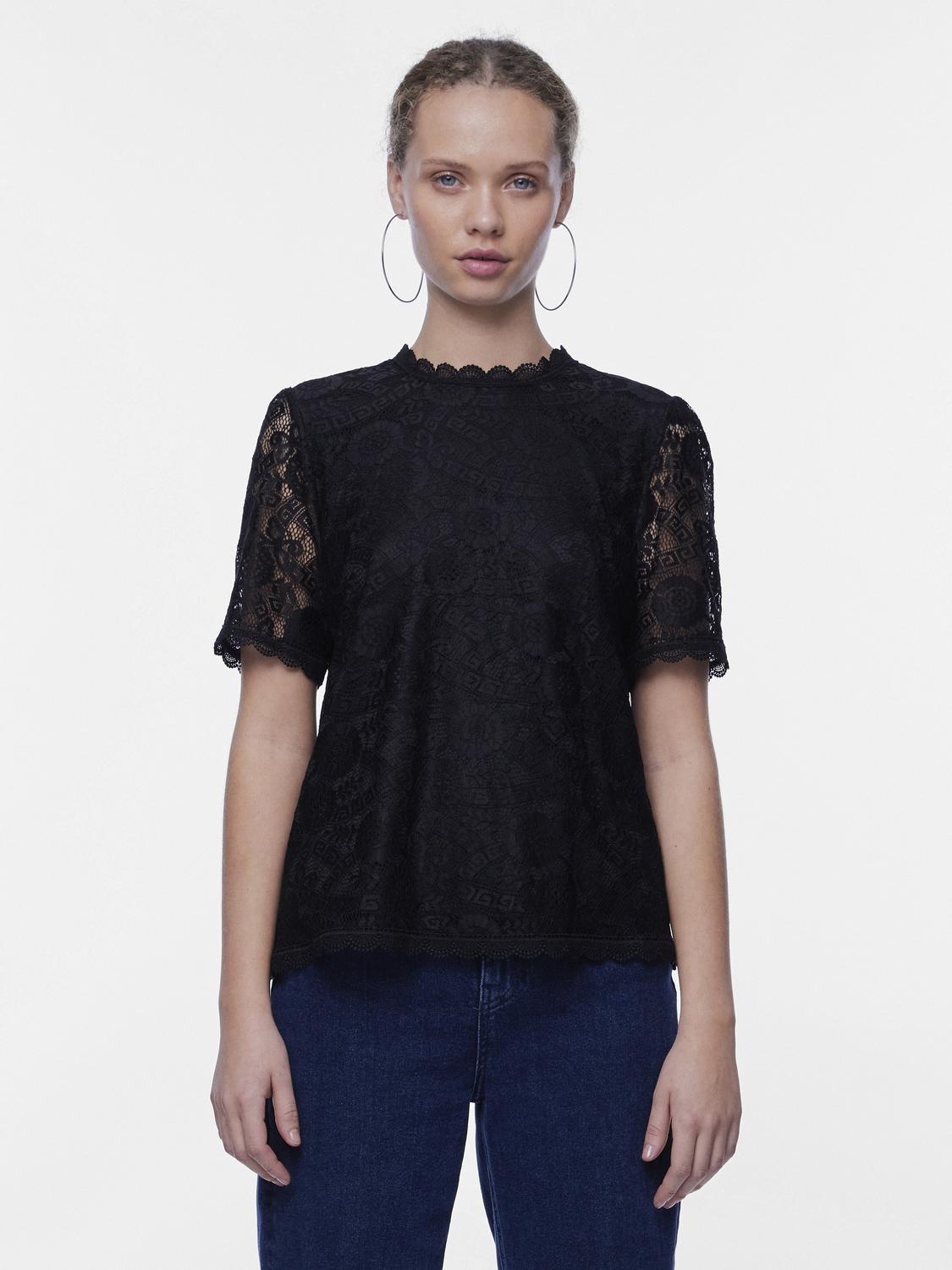 model_shot-front