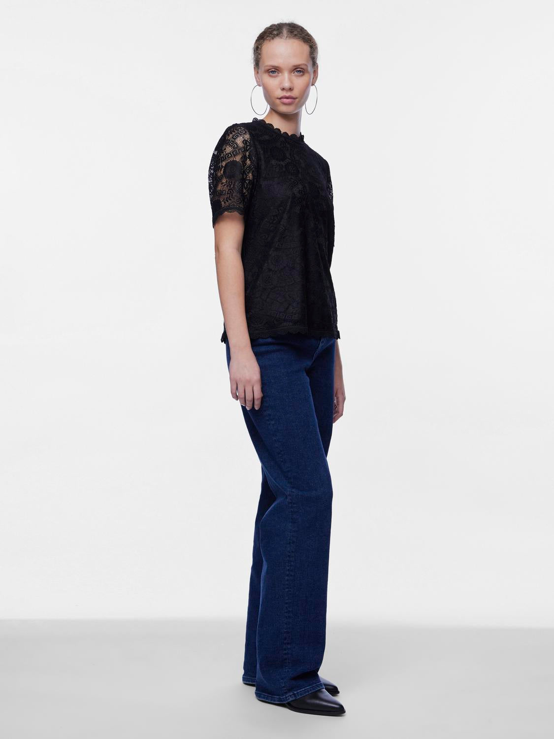 model_shot-front_full