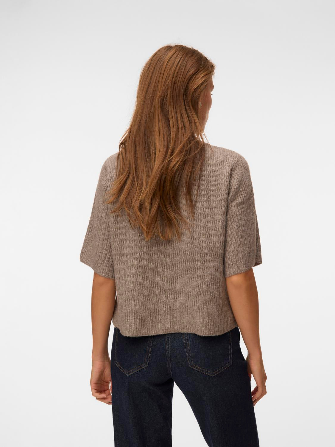 model_shot-back