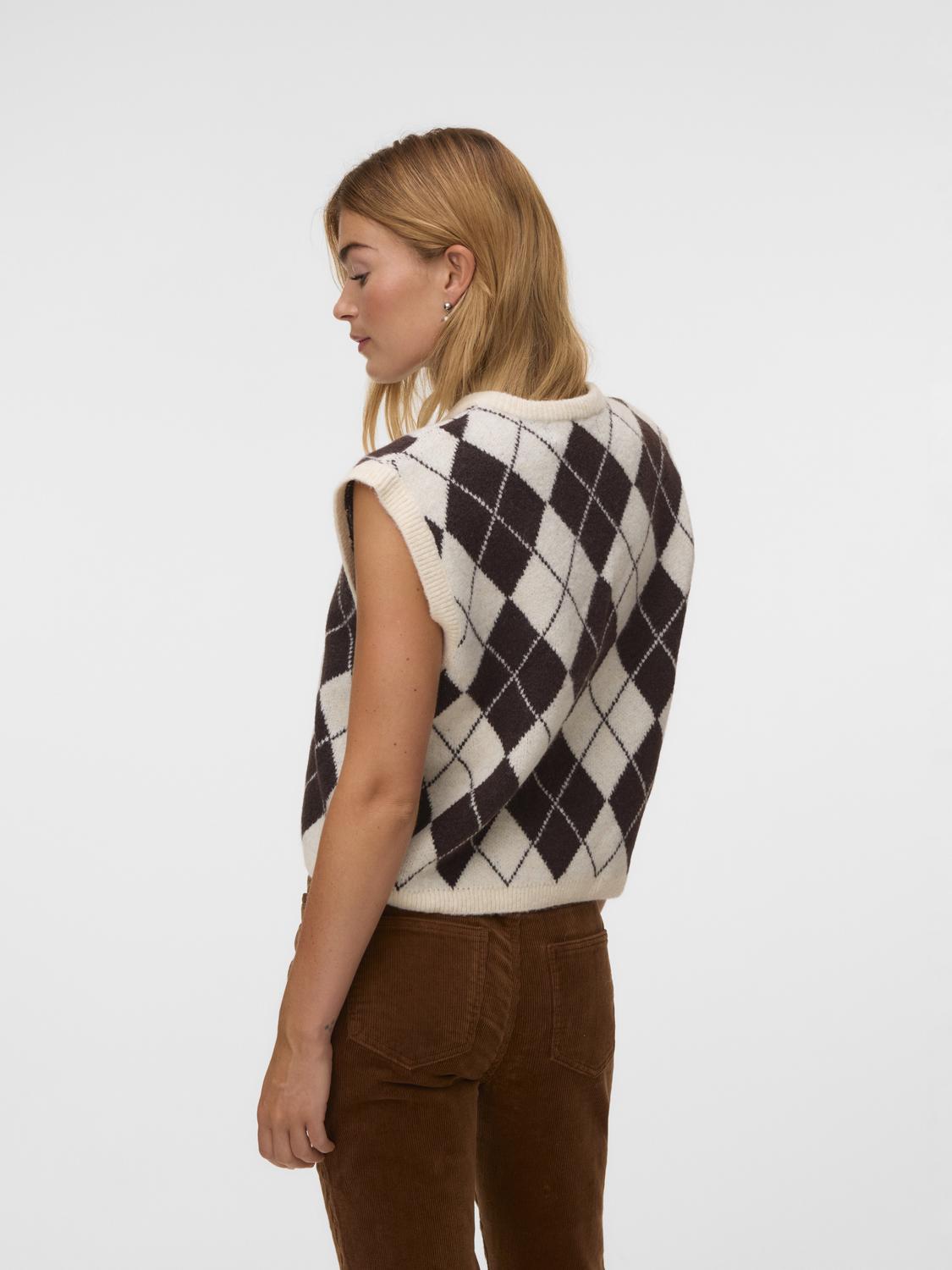 model_shot-back