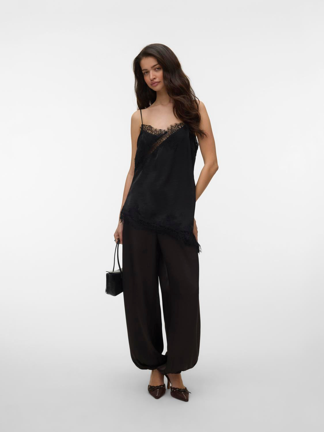 model_shot-front