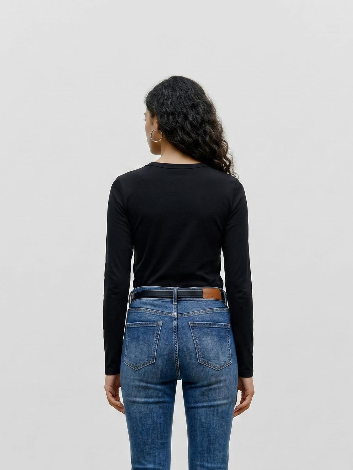 model_shot-back