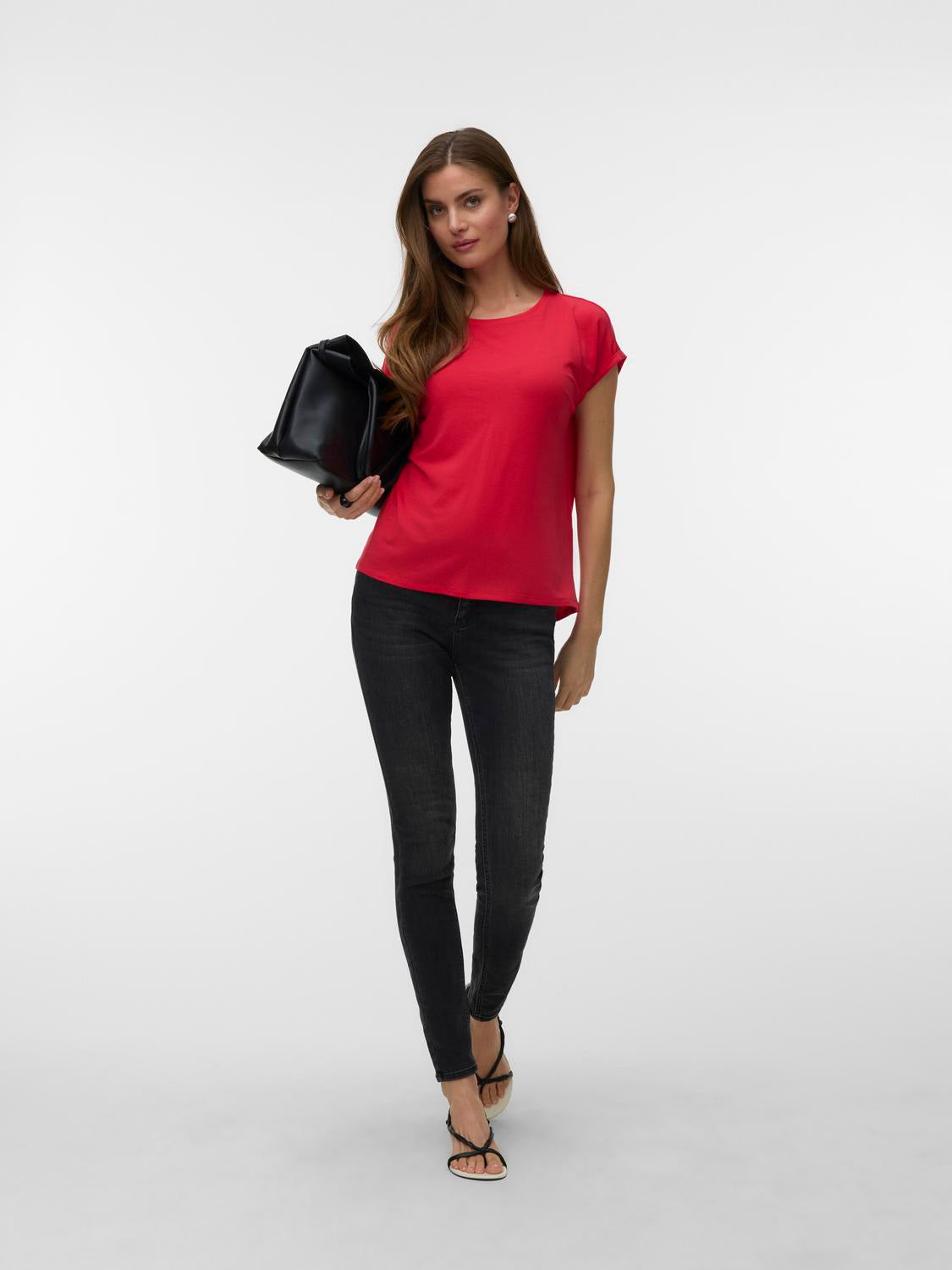 model_shot-front