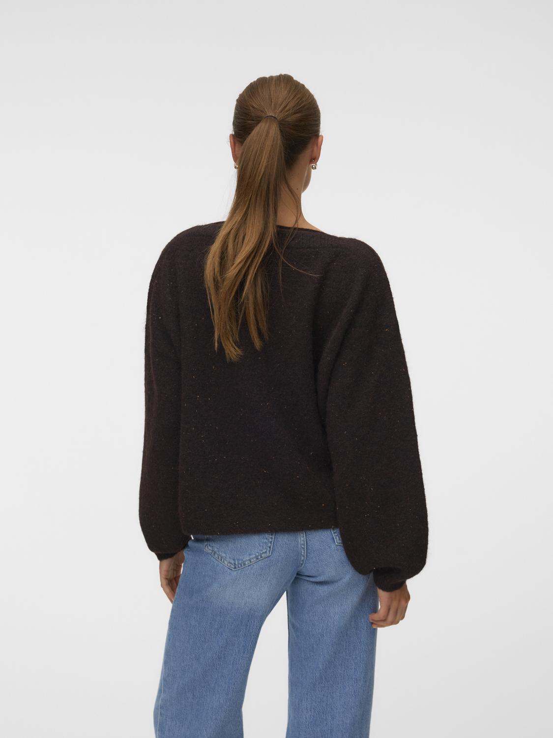 model_shot-back