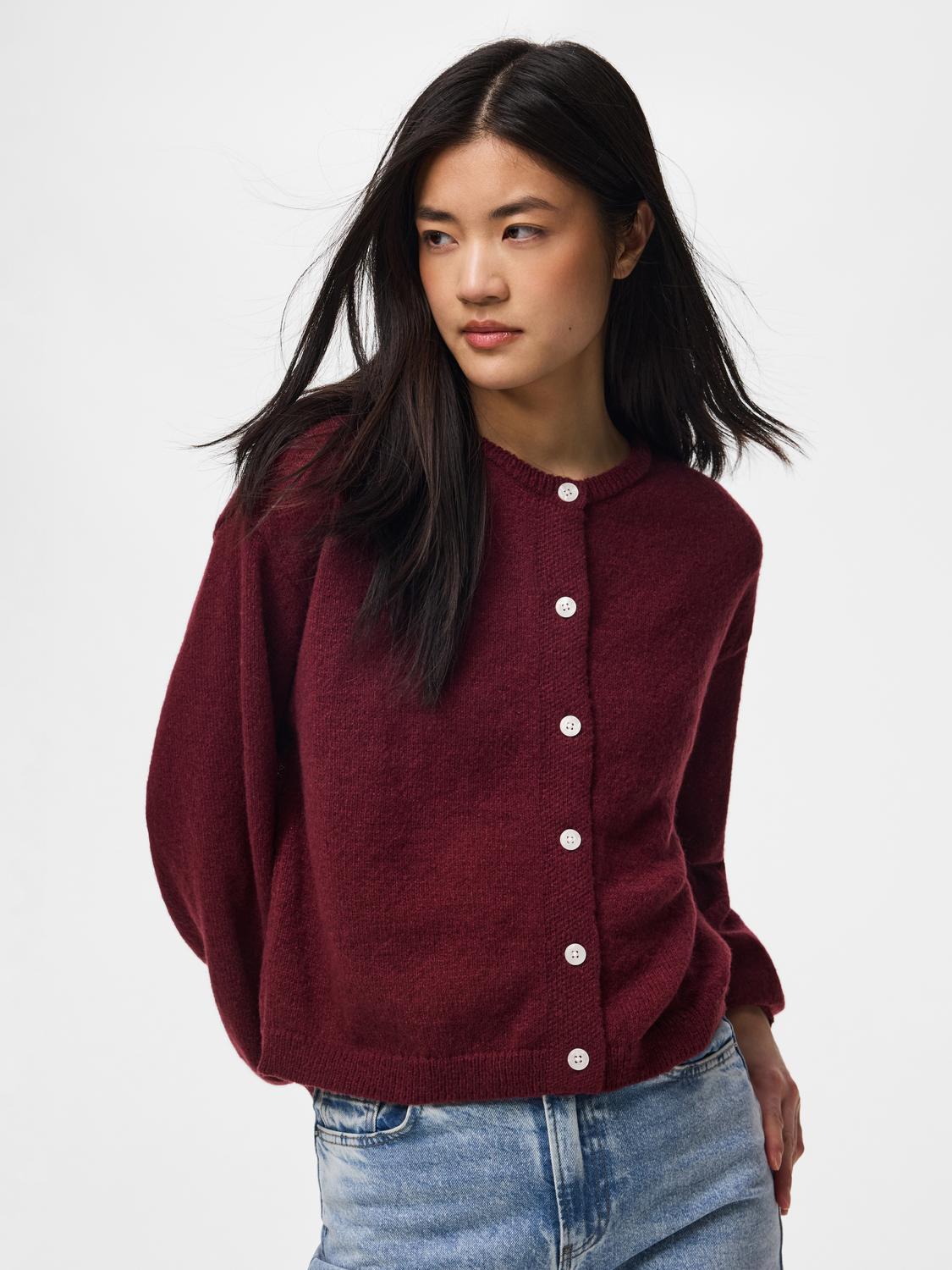 model_shot-front