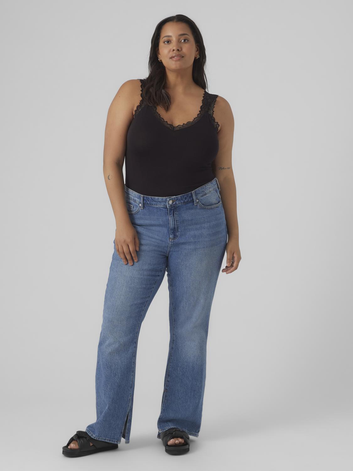 model_shot-front_full