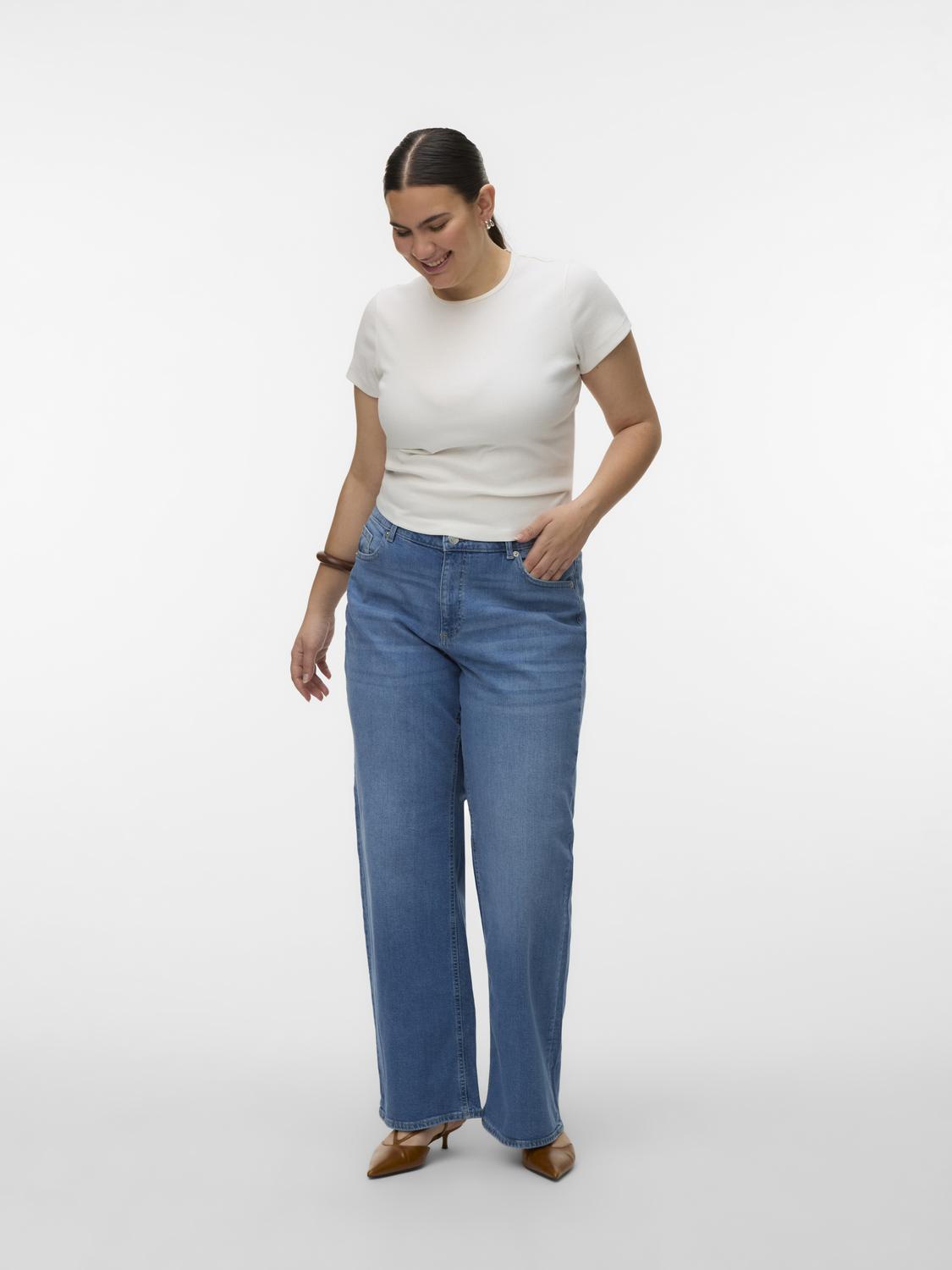 model_shot-front
