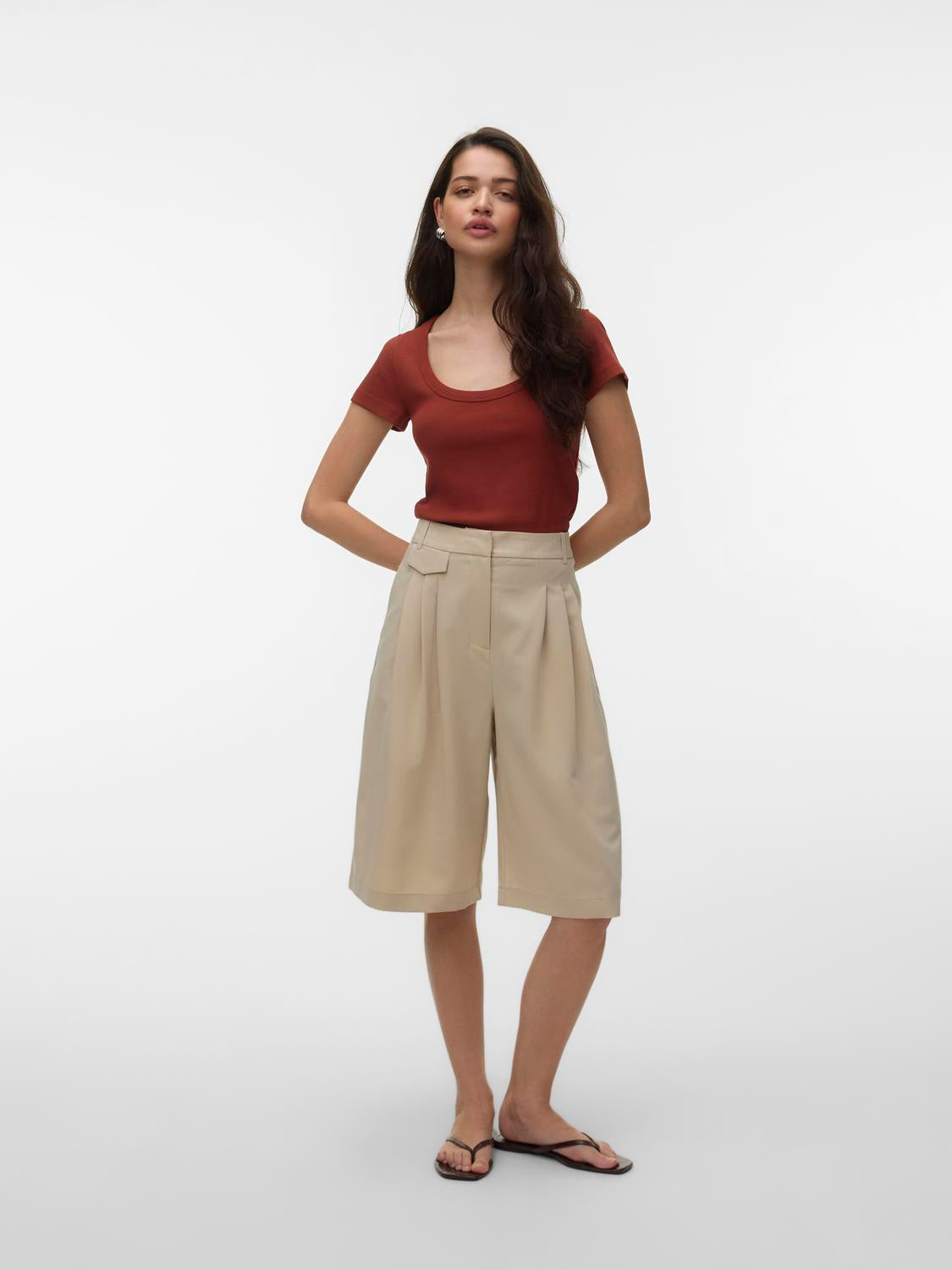 model_shot-front