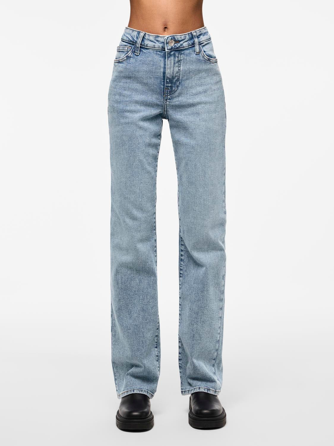 model_shot-front