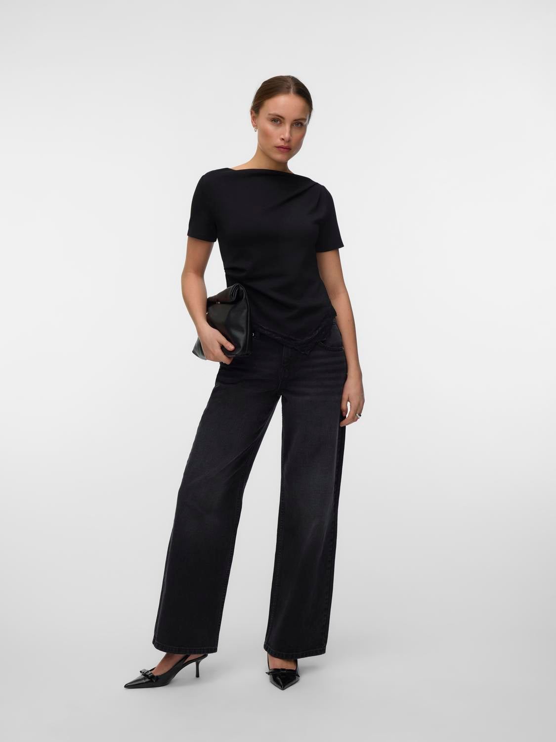 model_shot-front