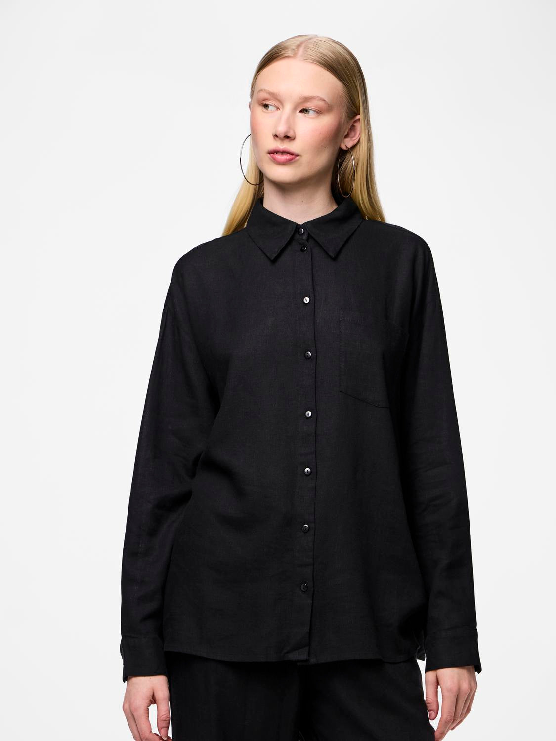 model_shot-front