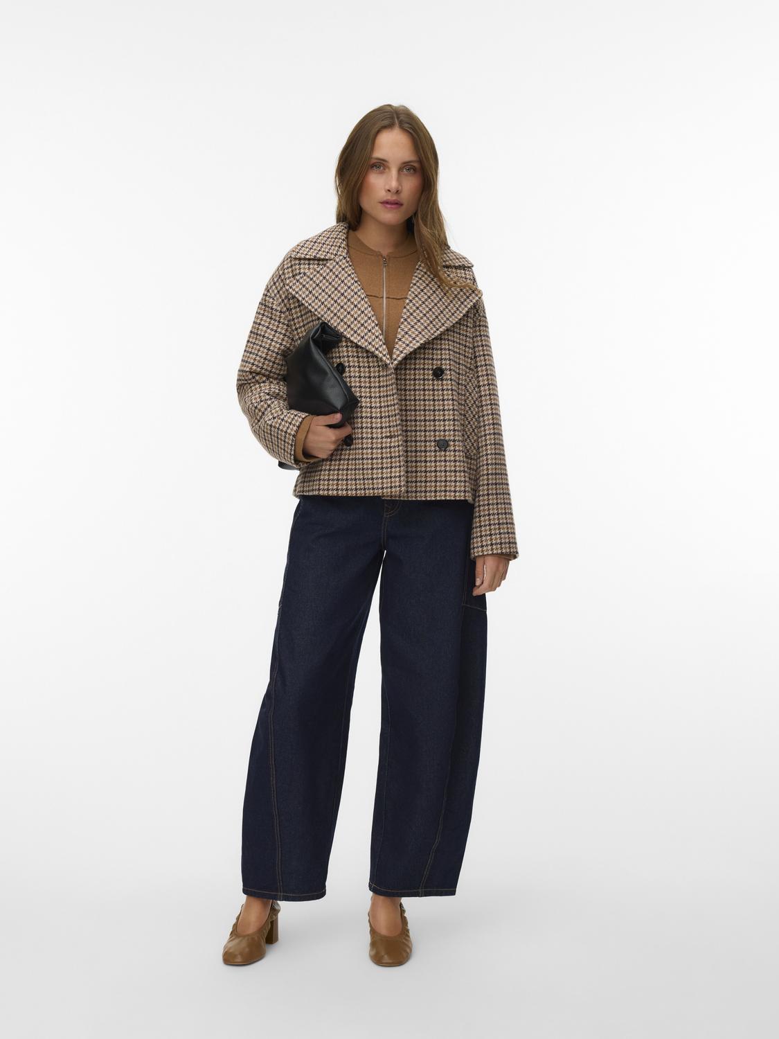 model_shot-front
