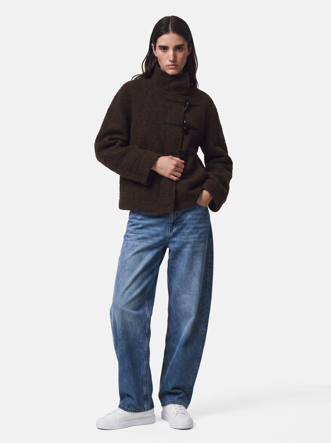 model_shot-front_full